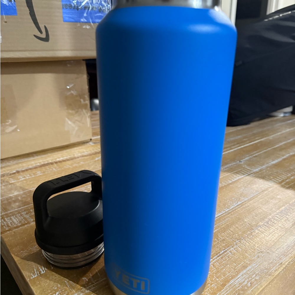YETI Blue 46oz insulated water Bottle with Black Lid